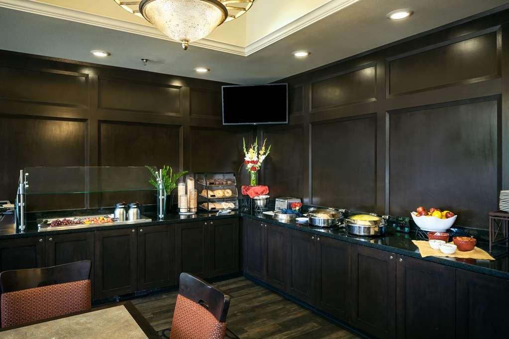 Plaza Inn & Suites At Ashland Creek Restaurant photo