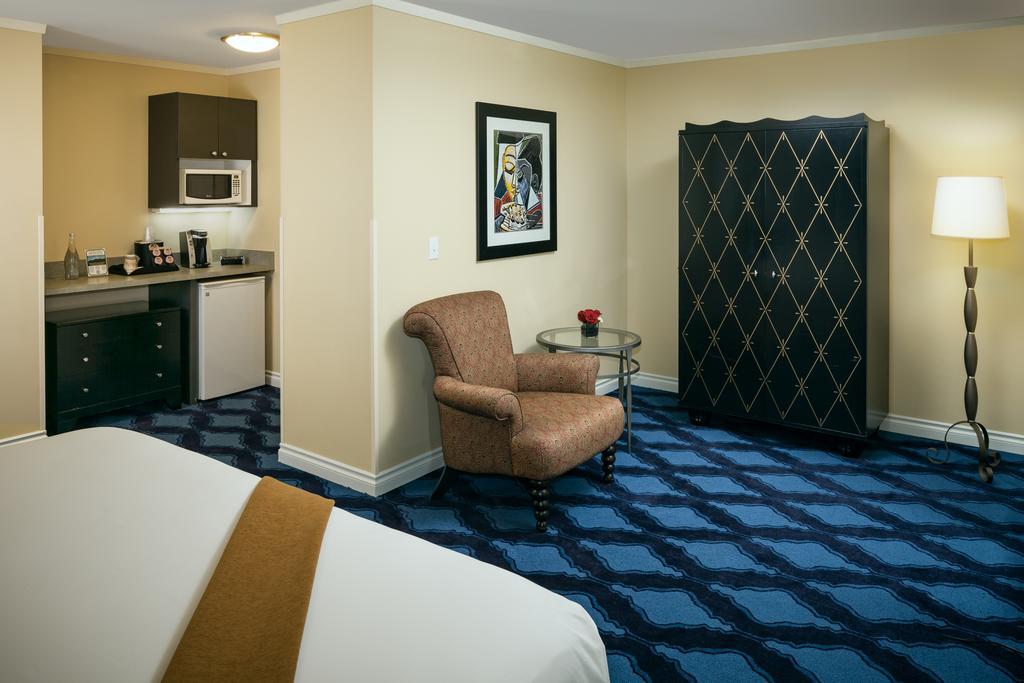 Plaza Inn & Suites At Ashland Creek Exterior photo